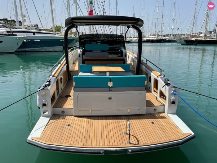 Oltre la costa: una crociera costiera privata a Sitges e Blanes