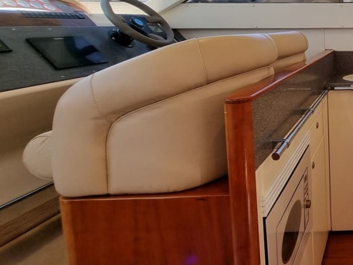 Halbtägiger Yachtausflug für bis zu 12 Personen: Erkunden Sie das Meer ab Torrevieja.