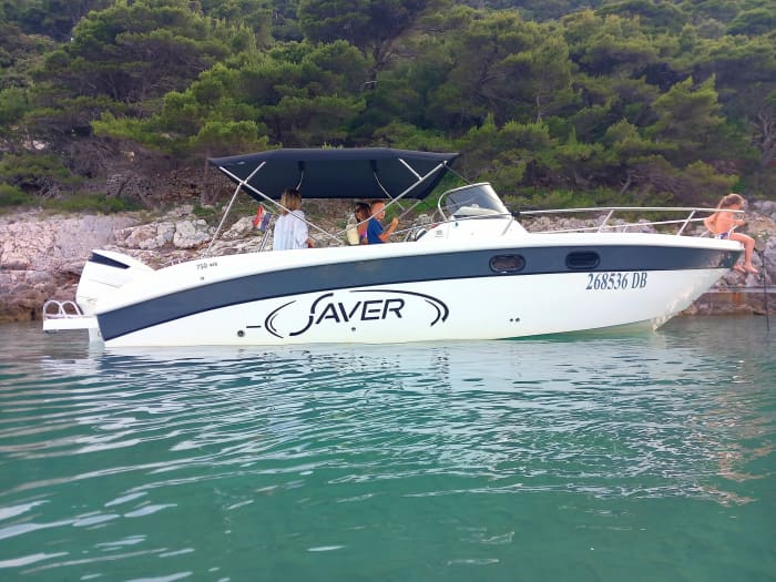 Verken Dubrovnik in een halve dag: huur een motorboot voor 4 uur.