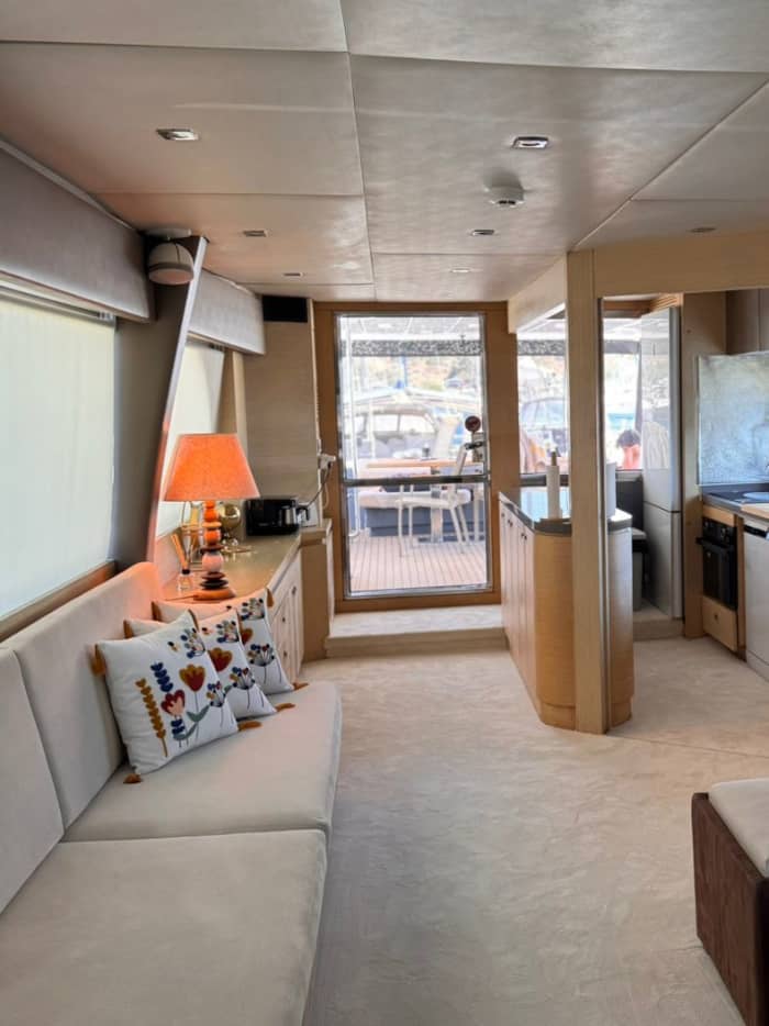 Luxe cruise door Akvaryum Bay en Black Island