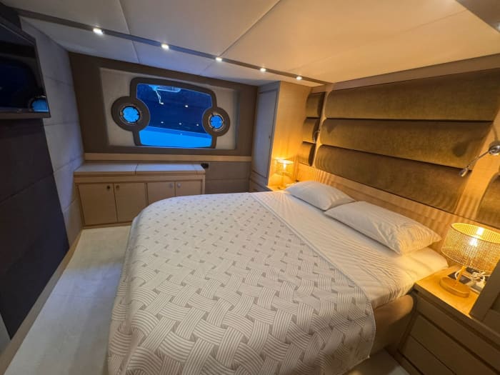 Luxe cruise door Akvaryum Bay en Black Island