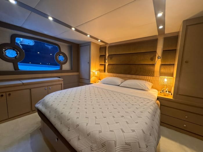 Luxe cruise door Akvaryum Bay en Black Island