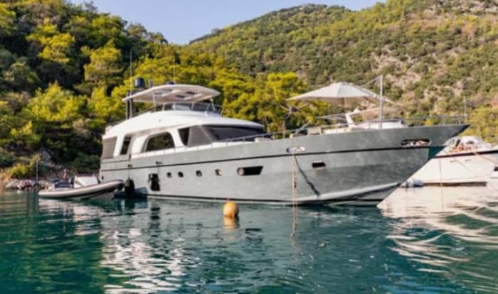 Luxe cruise door Akvaryum Bay en Black Island