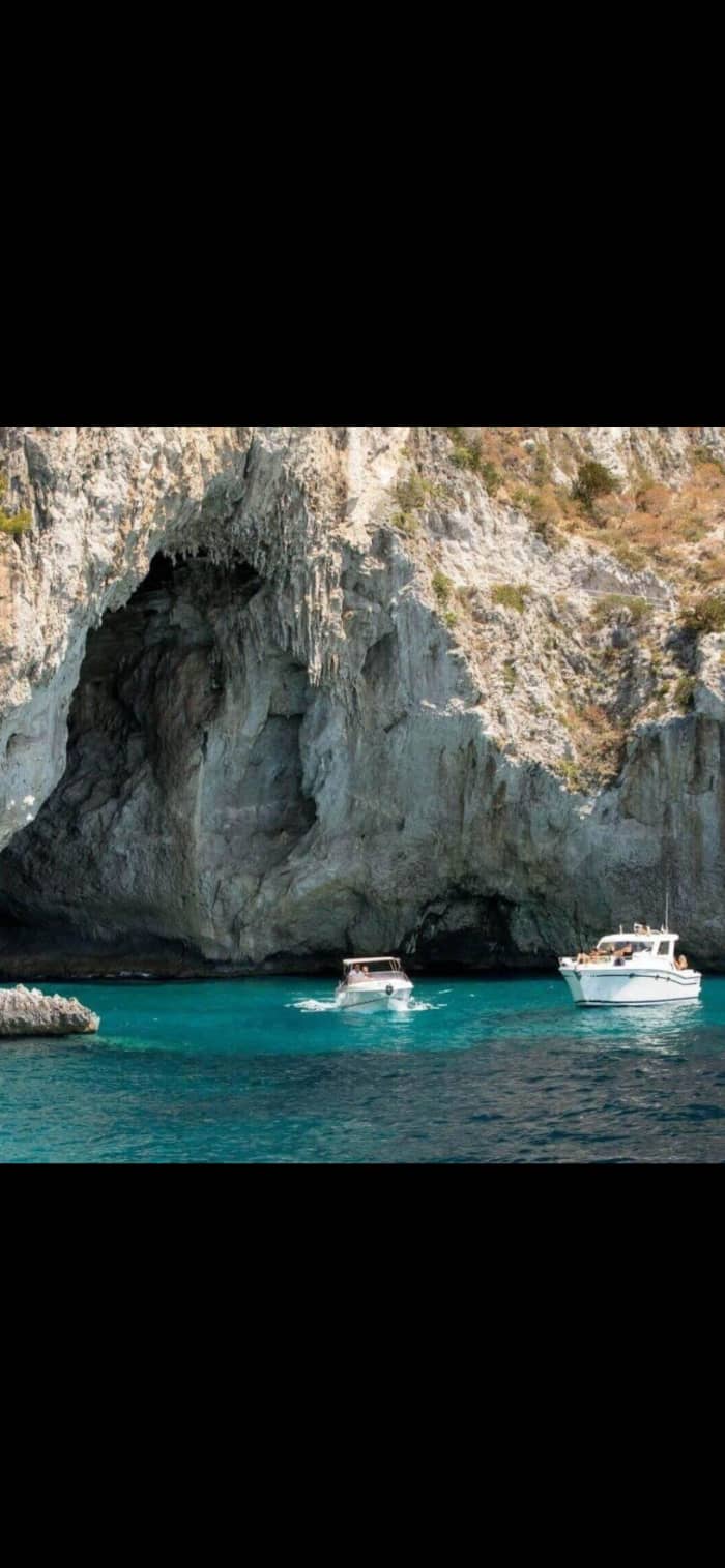 Heldagskryssning till Capri och de legendariska grottor