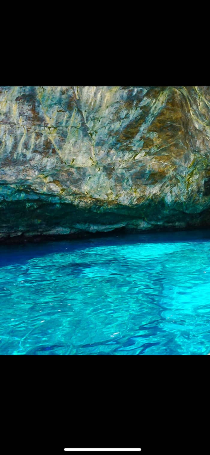 Ischia, drottningen av kristallklara vikar