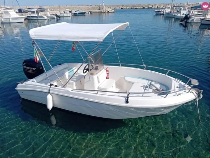 A day among the crystal-clear waters and seabed of Savelletri