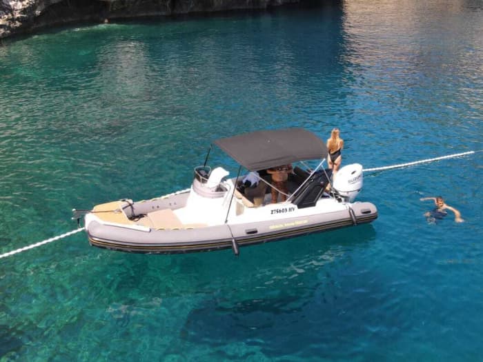 Dagtour naar de Rode Rotsen en het eiland Pakleni: ontdek de beste stranden en verborgen pareltjes van Hvar
Vanuit de havenstad Hvar