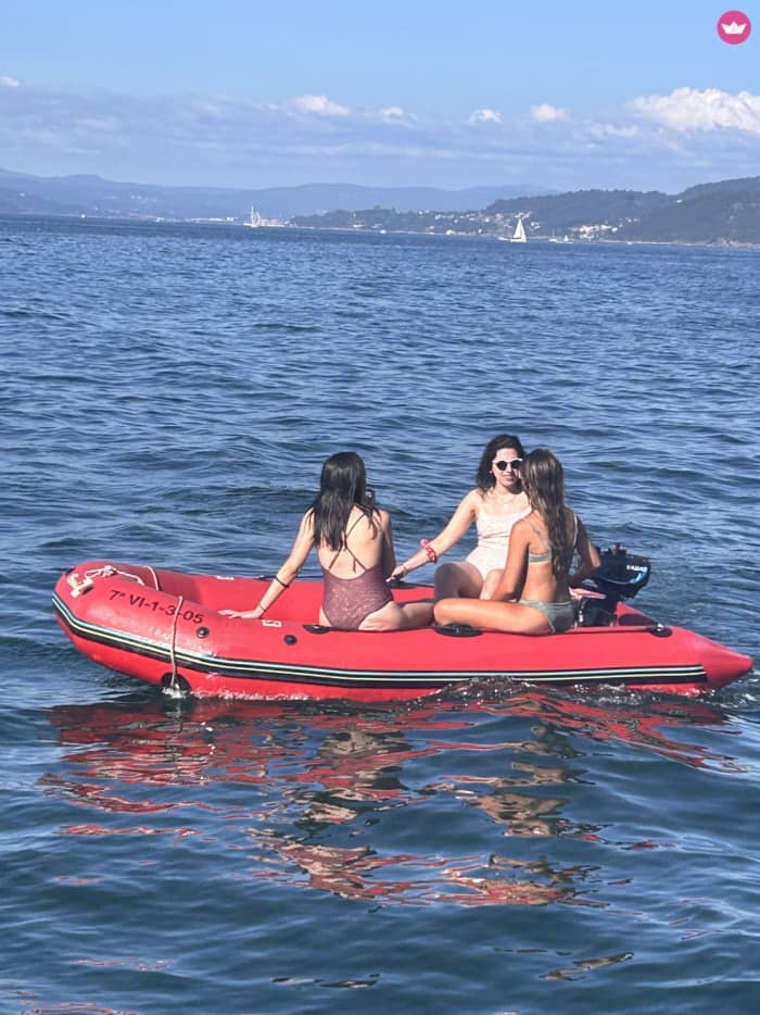 Ganztägiger Segeltörn ab Sanxenxo: Erkunden Sie die Inseln Ons, Aldán oder Tambo
