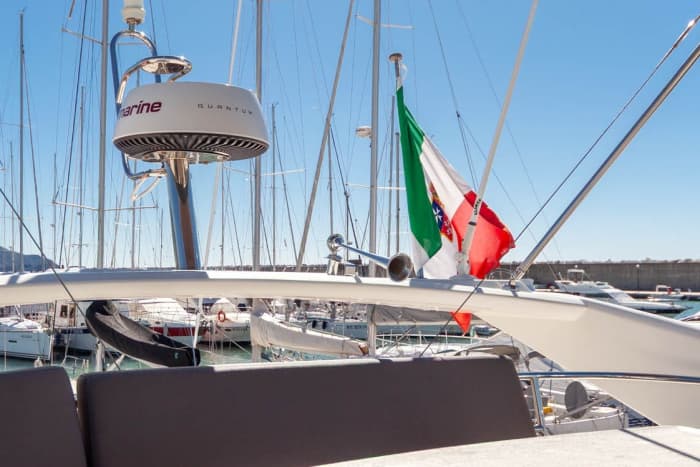 Privater Bootsausflug rund um Lavagna mit einem Motorboot