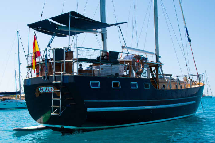 Verken Sant Antoni de Portmany en geniet van een hele dag zeilen op een zeilboot.