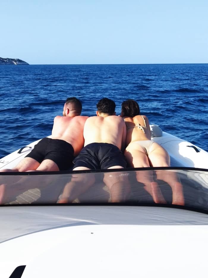 Profitez de 7 heures de navigation à moteur à Skiathos