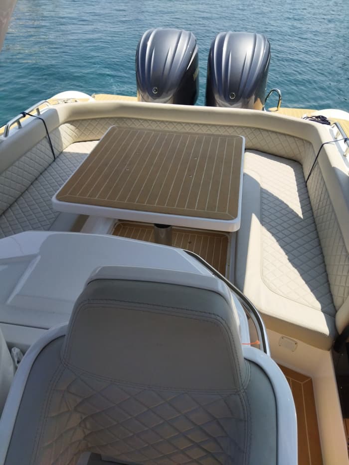 Profitez de 7 heures de navigation à moteur à Skiathos