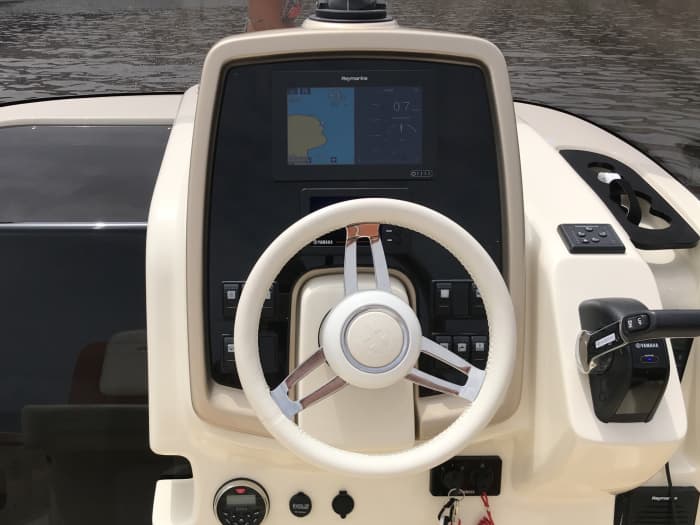 Entdecken Sie die Küste von Santa Eulalia del Río: Ein kompletter Tagesausflug an Bord eines Motorboots