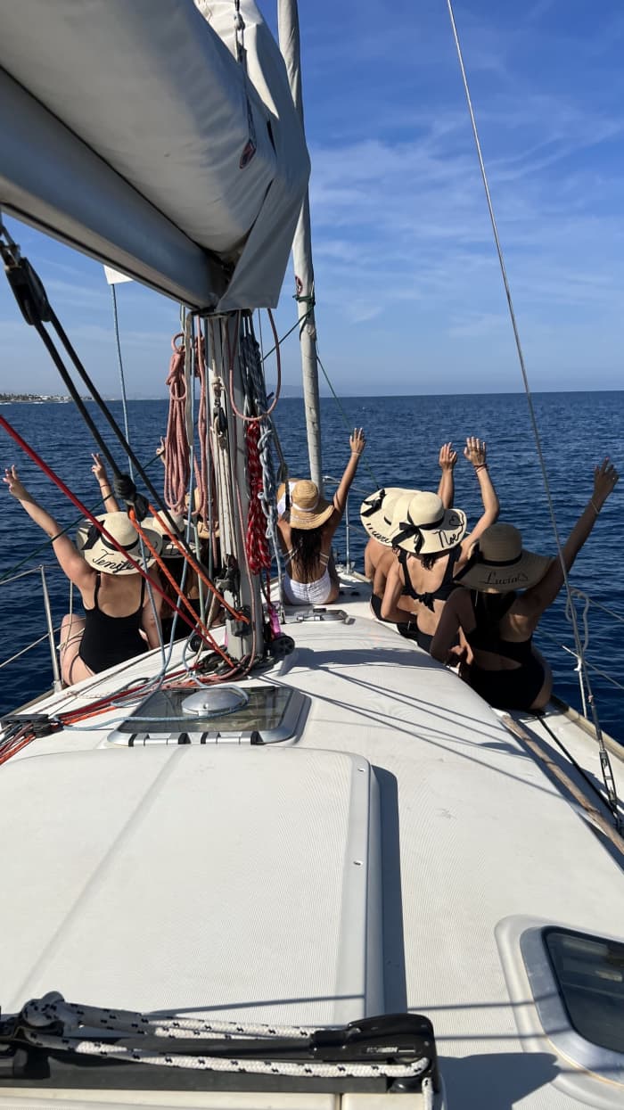 Enjoy a full day of sailing in Garrucha on a sailboat