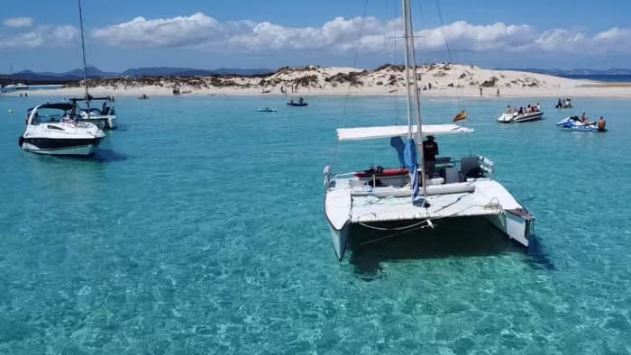Formentera to the Rhythm of the Sea: Heldag på en privat katamaran