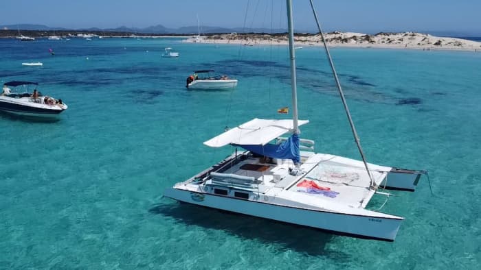 Formentera to the Rhythm of the Sea: Heldag på en privat katamaran