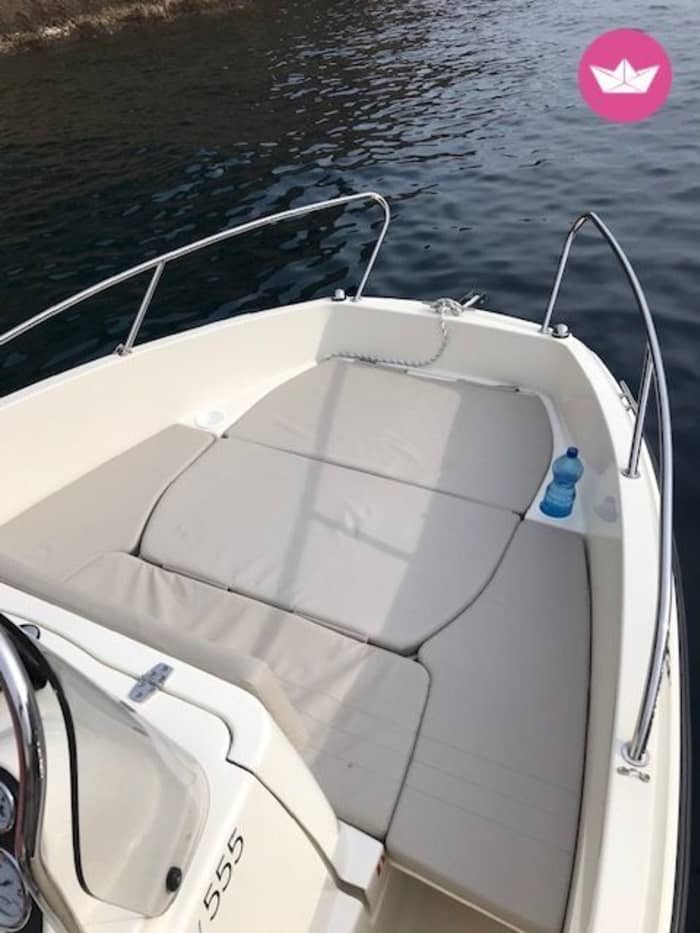 Ontdek de kust van La Ciotat: een complete dagtocht aan boord van een motorboot