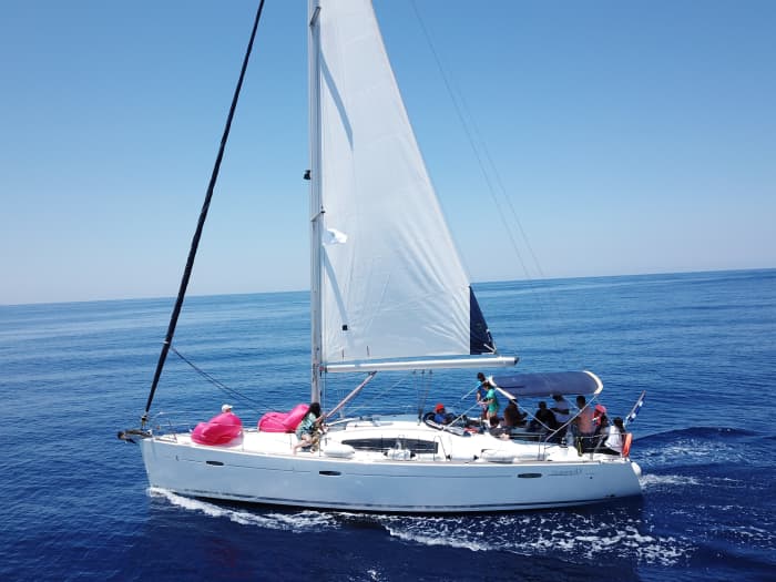 Entfliehen Sie den Massen und erleben Sie Kreta auf umweltfreundliche Weise: per Segelboot.