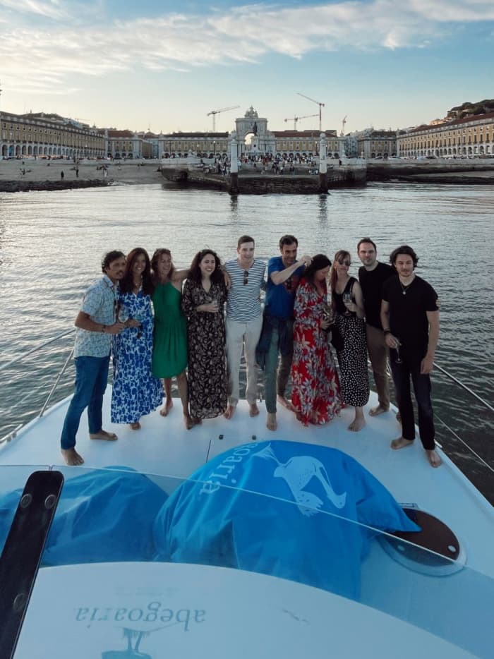Private 4-hour tour with two catamarans in Lisbon