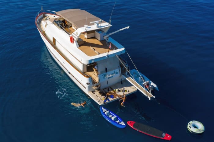 Prywatna wycieczka łodzią na wyspy Brač, Hvar i do Błękitnej Laguny (8 godzin)