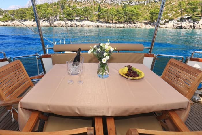 Prywatna wycieczka łodzią na wyspy Brač, Hvar i do Błękitnej Laguny (8 godzin)