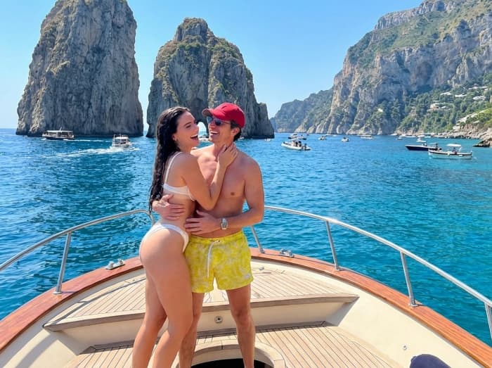 Ultimate Half-Day Cruise to Capri or Amalfi Coast with Aperitivo