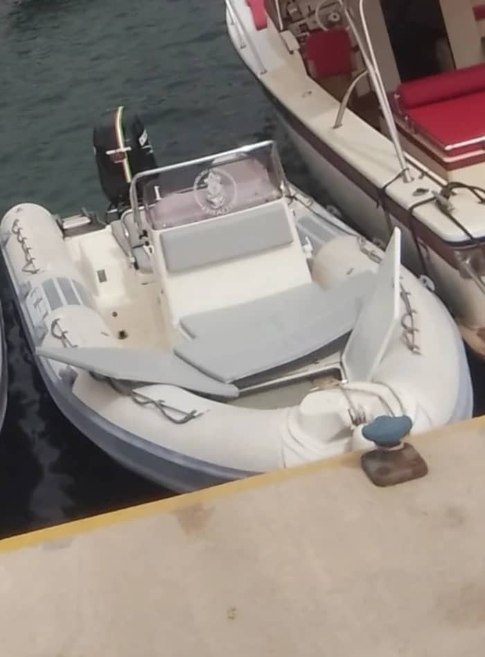 3 Stunden 15 Minuten Sonne rund um Cala Gonone auf einem Motorboot