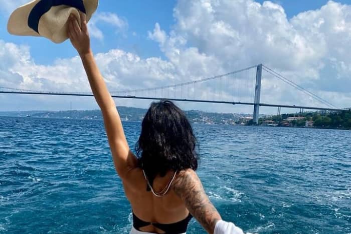 Dine with the Sunset – 4-Hour Private Bosphorus Dinner Cruise in Istanbul