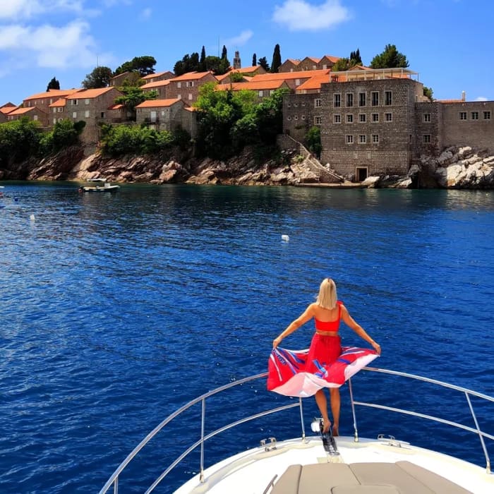 Dine with the Sunset – 4-Hour Private Bosphorus Dinner Cruise in Istanbul