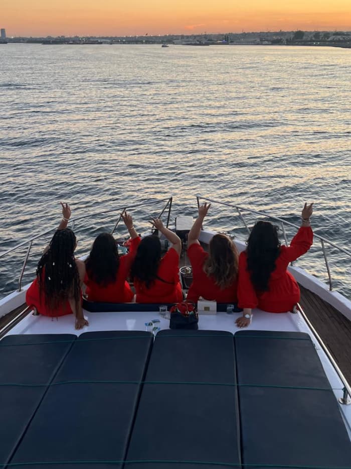 Dine with the Sunset – 4-Hour Private Bosphorus Dinner Cruise in Istanbul