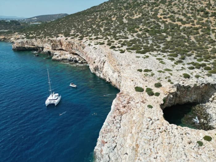 Aventure d'une journée complète en voilier vers Paros et Mikri Vigla