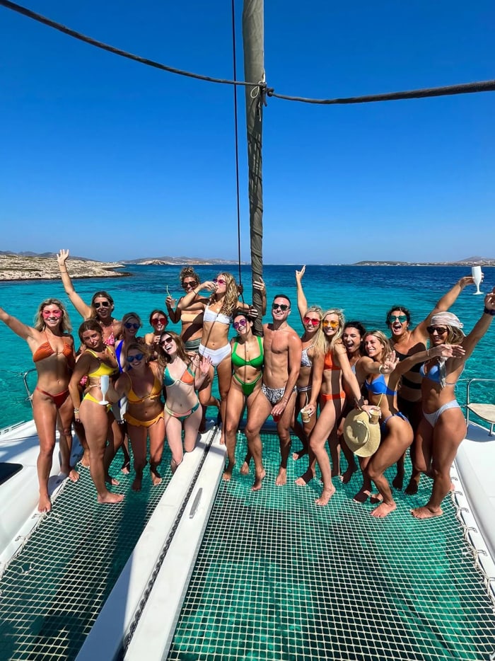 Aventure d'une journée complète en voilier vers Paros et Mikri Vigla