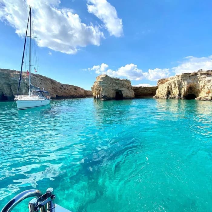 Aventure d'une journée complète en voilier vers Paros et Mikri Vigla
