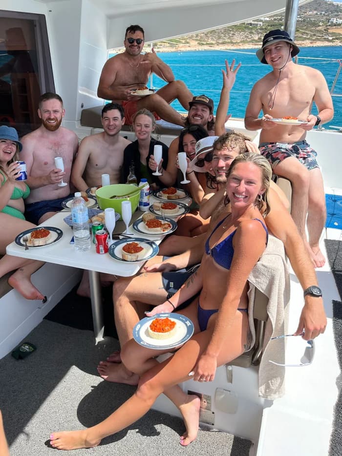 Aventure d'une journée complète en voilier vers Paros et Mikri Vigla