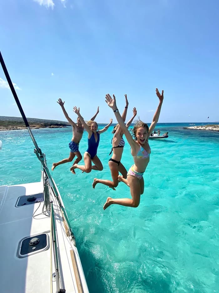 Aventure d'une journée complète en voilier vers Paros et Mikri Vigla