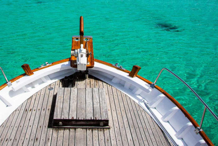 A day in Ibiza: enjoy 8 hours of discovery on a motorboat