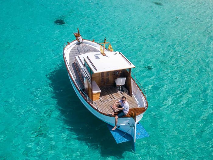A day in Ibiza: enjoy 8 hours of discovery on a motorboat
