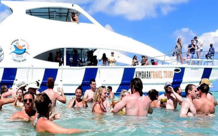 Aproveite o sol em um passeio de barco de 9 horas em Punta Cana.