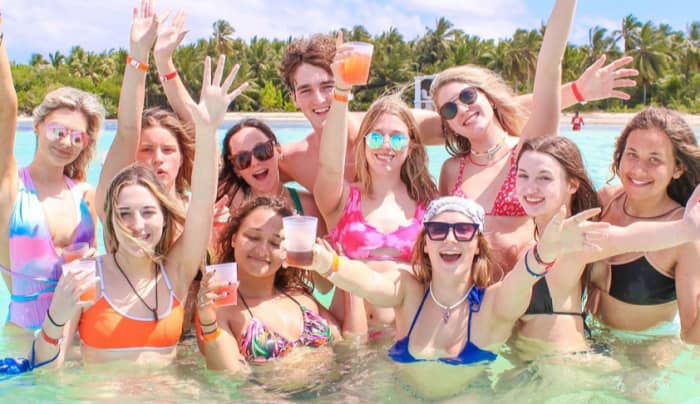 Crociera VIP Punta Cana con bevande incluse, snorkeling, intrattenimento e balli.