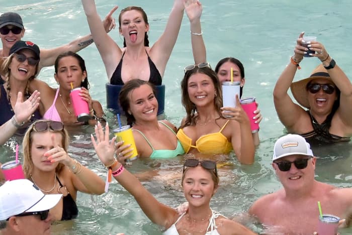 Crociera VIP Punta Cana con bevande incluse, snorkeling, intrattenimento e balli.