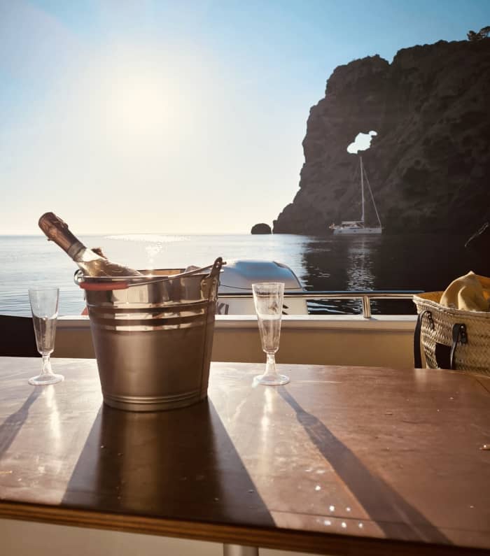 Port de Sóller : Excursion privée en bateau au coucher du soleil avec Cava