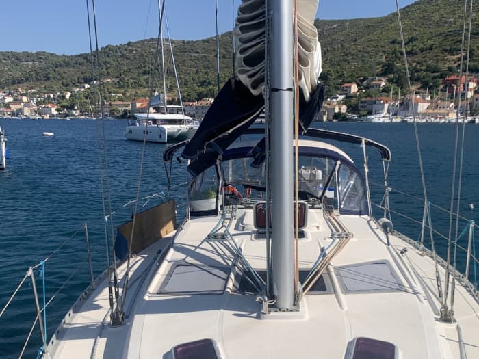 Genießen Sie einen Tag auf See in Pescara auf einem Segelboot