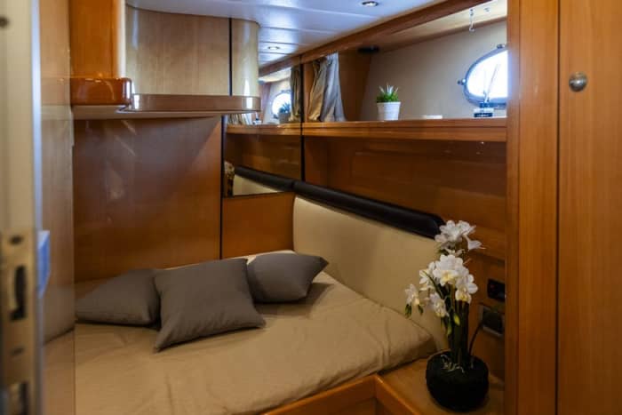 Capri: Privé 7 uur durende boottocht met drankjes en tijd op het eiland