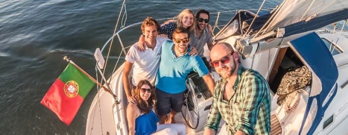 4 Stunden: Entspannen & Schwimmen – halbtägiges Segelabenteuer in Lissabon