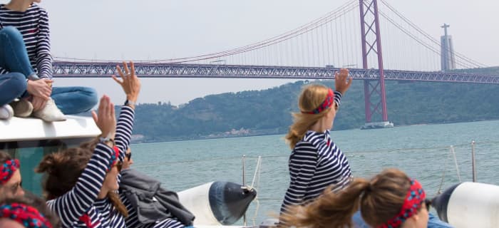 4 Stunden: Entspannen & Schwimmen – halbtägiges Segelabenteuer in Lissabon