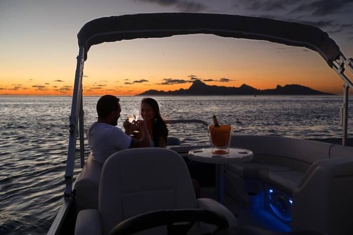 Jouw dag in Bora Bora: Huur een motorboot voor 6 uur ontdekkingstocht.