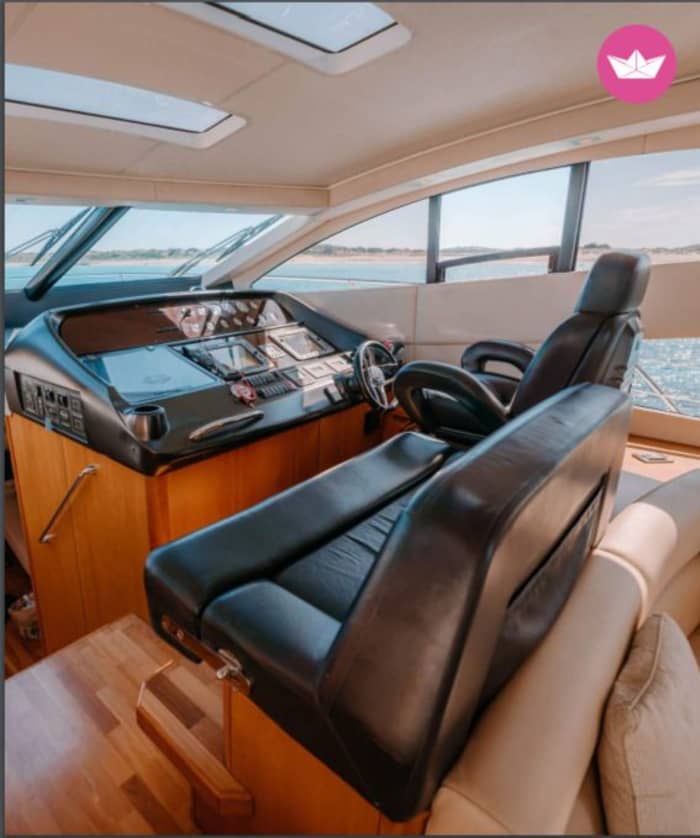 Ibiza Velocity Escape — Soleil, vitesse et luxe en plein air