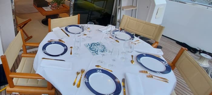 Prywatny wypoczynek i prestiżowy jacht