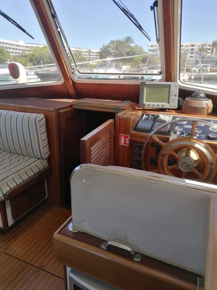 Ontdek Ibiza tijdens een dagtocht op een motorboot.