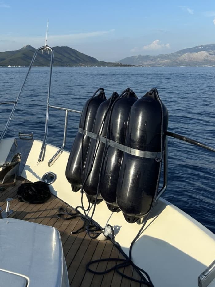 Coastal Escape: Meganisi & Skorpios 6h Cruise